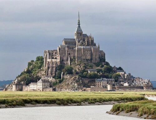 Le Mont-Saint-Michel: Un Trésor de Patrimoine et de Spiritualité en France Martina Uda    IV DA Linguistico-tedesco